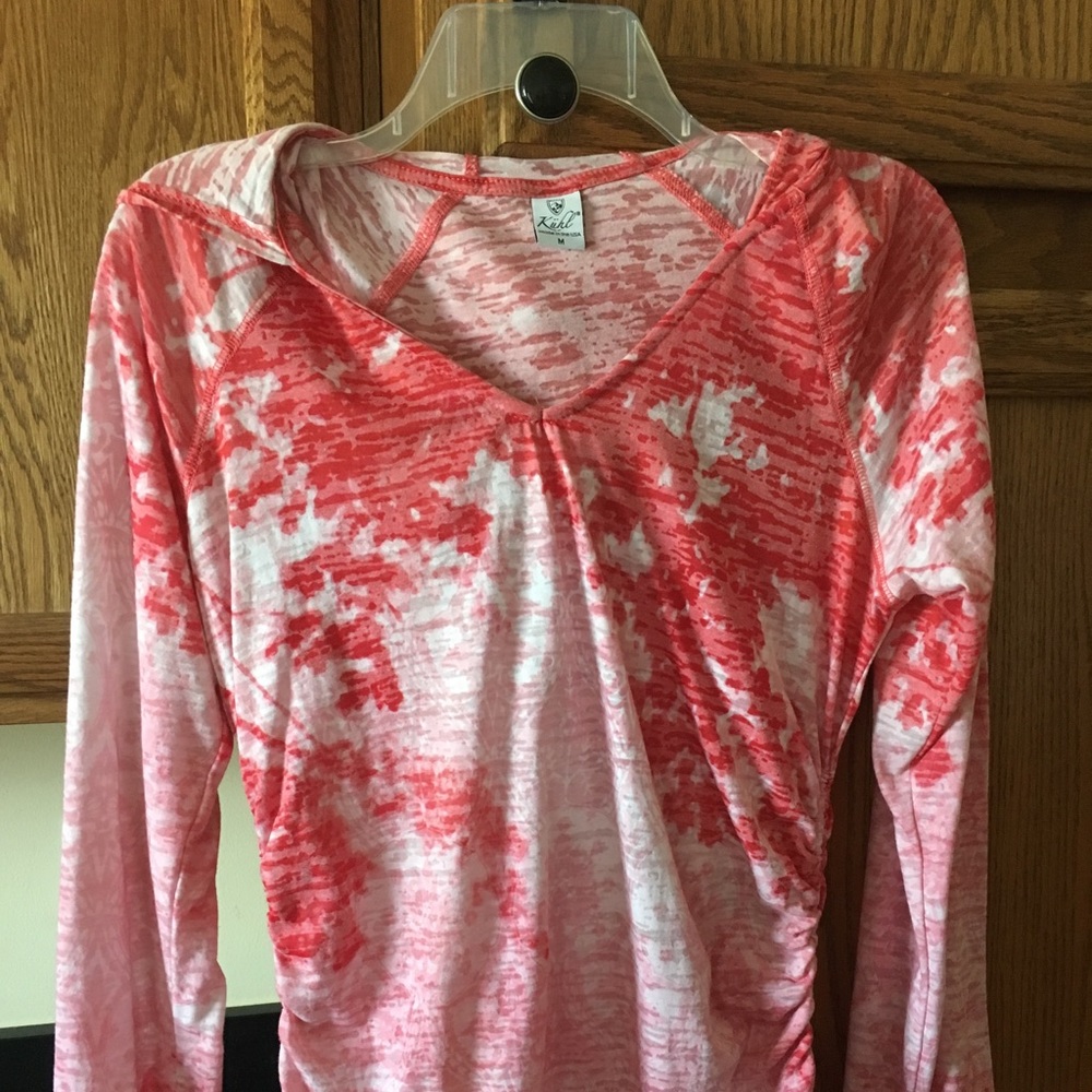 Burnout style hooded shirt. Size M